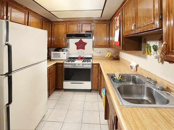 5th image of 630 E Acacia Ave APT 4