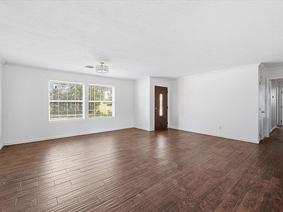 2nd image of 645 Camellia St