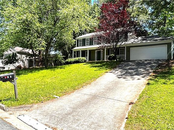 2nd image of 145 Barrington Dr E