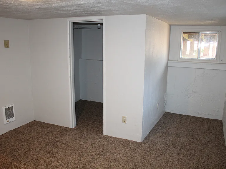 1518 Siskiyou St — Photo 13