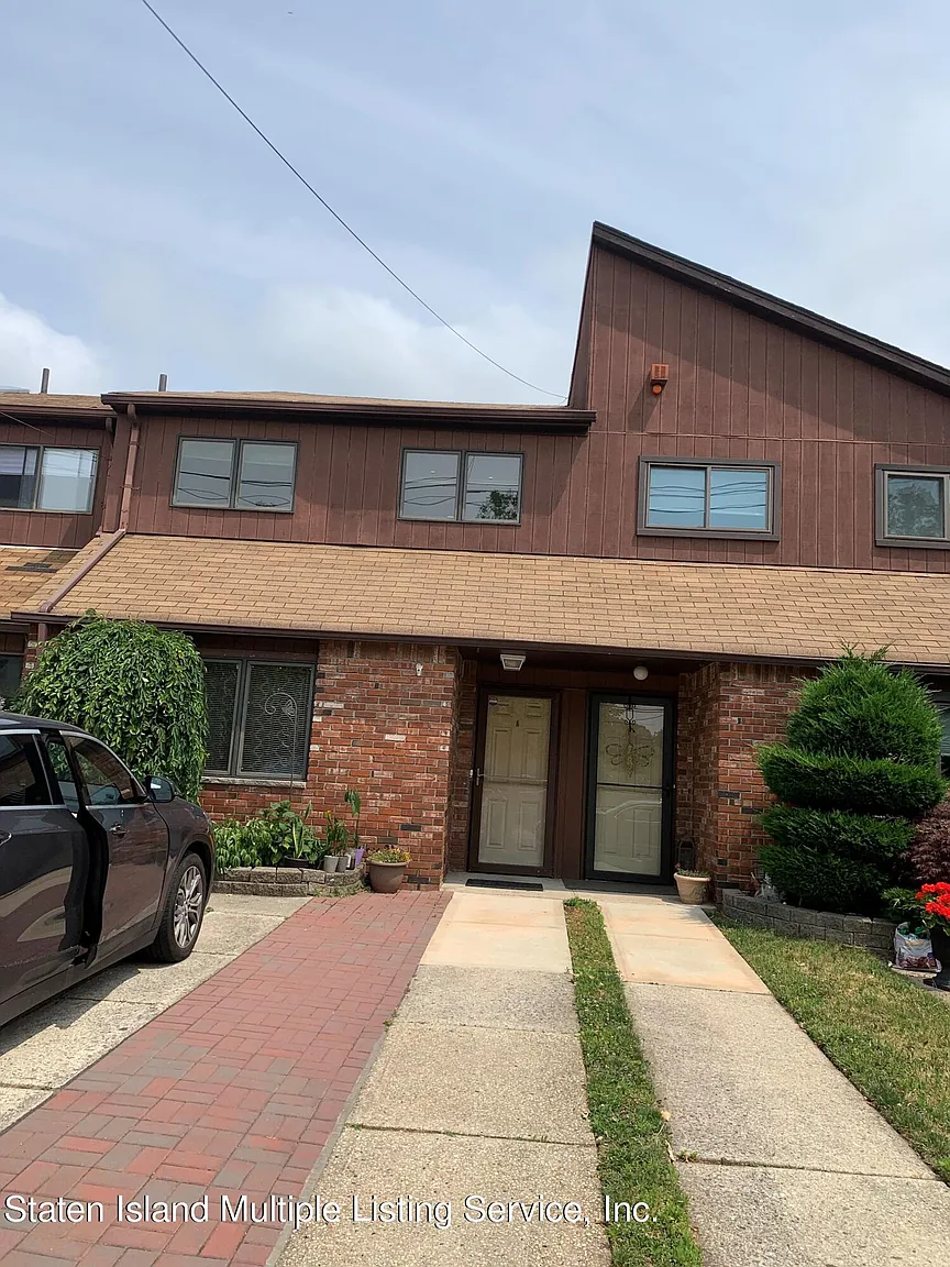 953 W Fingerboard Rd photo 1