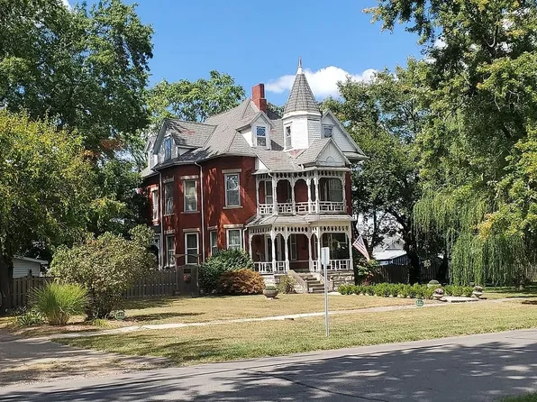 817 S Clark St, Moberly, MO 65270