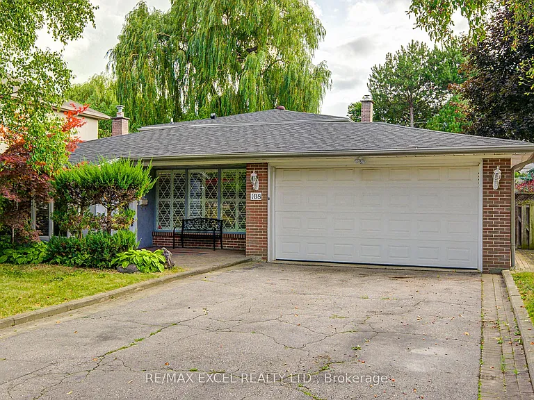 108 Babcombe Dr — Photo 2