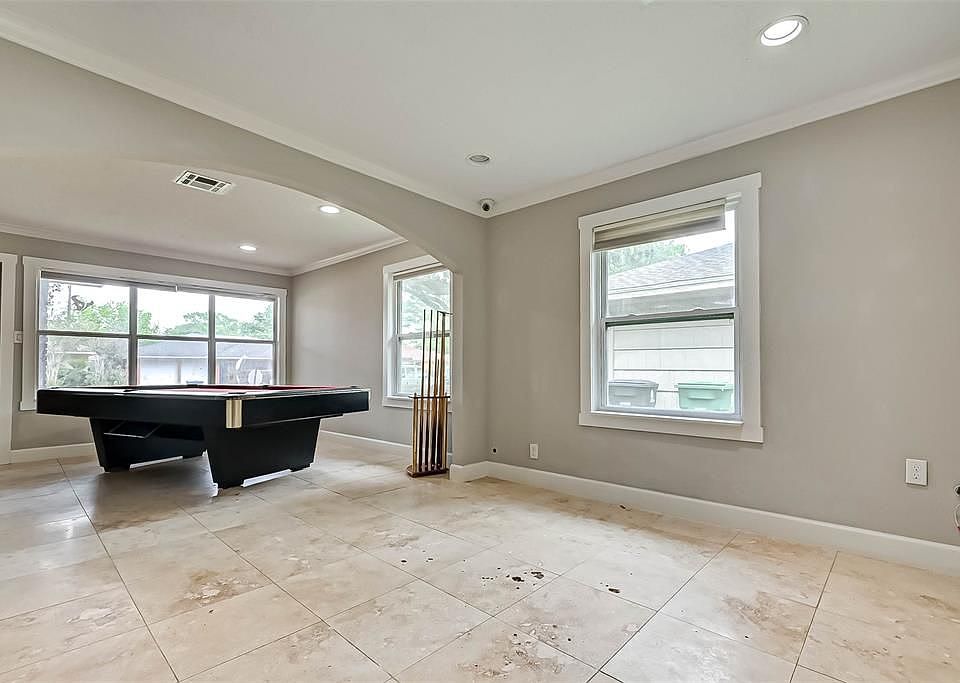 1st image of 4019 Nenana Dr
