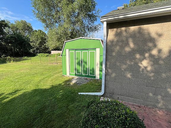 shed behind garage