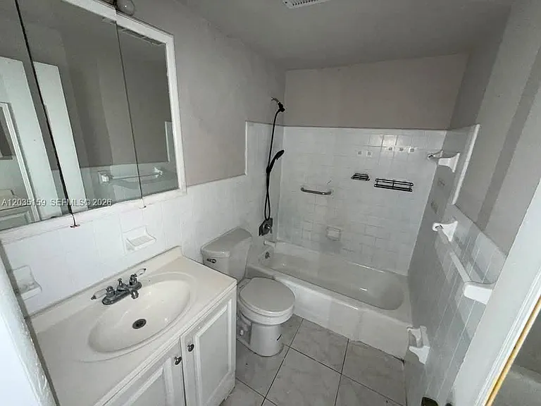 2917 Plunkett St #15C — Photo 6