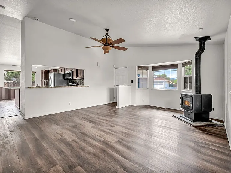 17575 Parrot Dr — Photo 12
