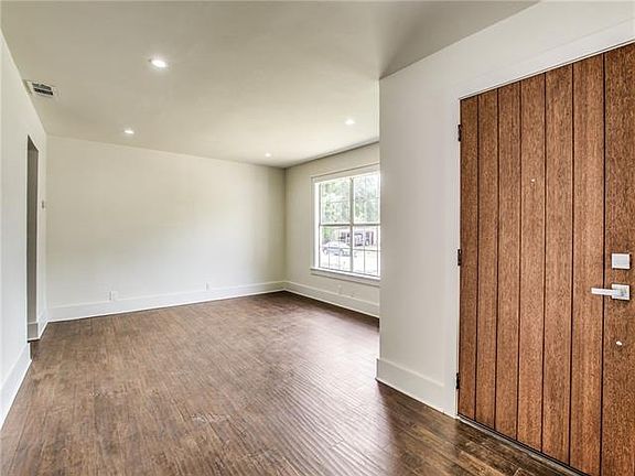 3rd image of 1025 Highland Dr