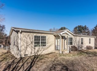 21 Orchard Park Rd, Flat Rock, NC 28731
