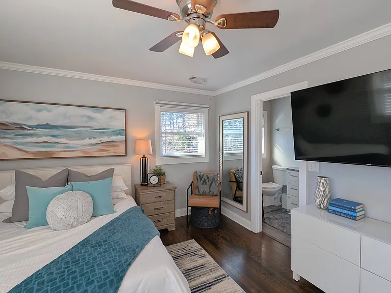 831 Parkway Dr SE — Photo 9