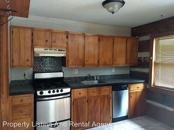 4th image of 2822 W Walnut St APT 2