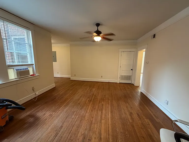 200 W 31st St #202 — Photo 12