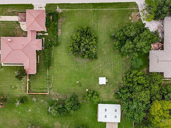 2nd image of 618 W 5th St