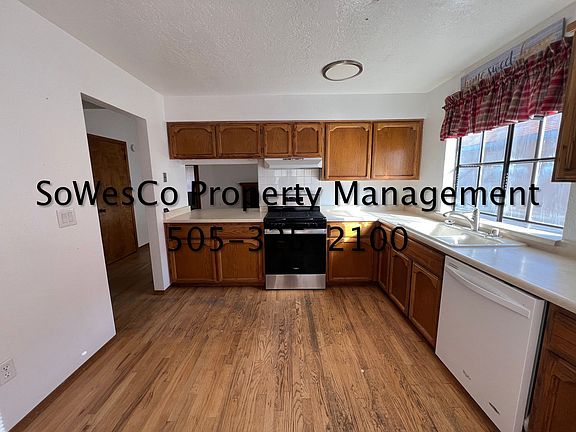 4th image of 2110 Ranch Dr