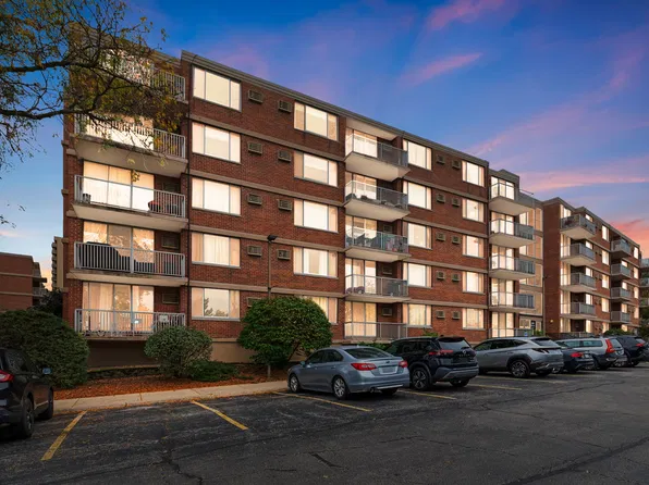2200 S Stewart Ave APT 4D, Lombard, IL 60148