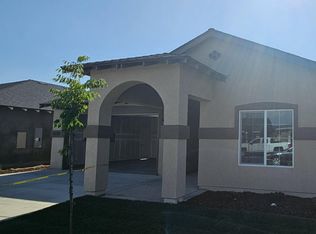 1137 S Mesa Oak St, Porterville, CA 93257