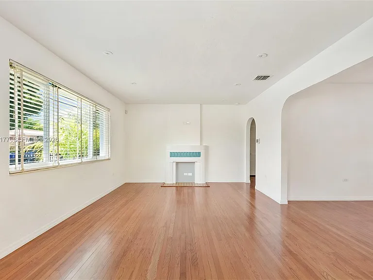 2240 SW 24th Ave — Photo 5