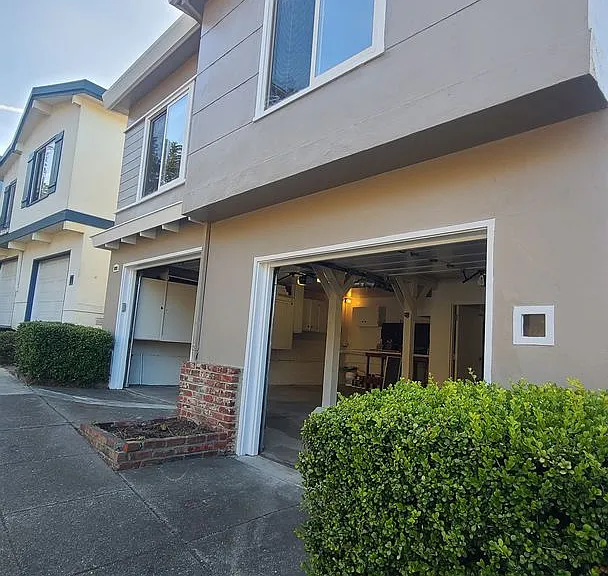 71 Warren Dr — Photo 2