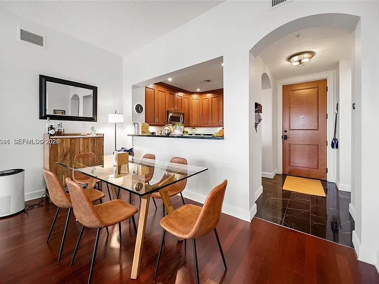 200 NE 2nd Ave #304 — Photo 7