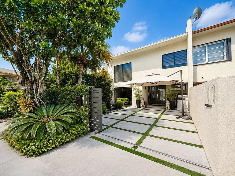 7968 SW 105th Pl — Photo 3
