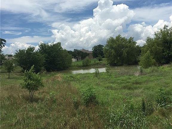 2nd image of 218 Brushy Creek Trl