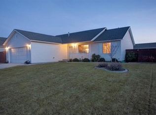 8504 Piccadilly Dr, Pasco, WA 99301