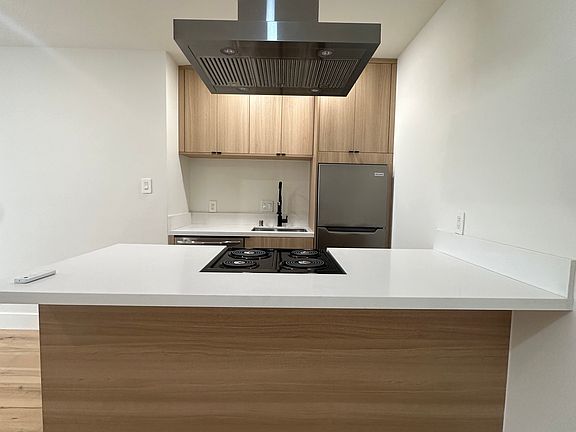 3rd image of 8227 Blackburn Ave APT 5