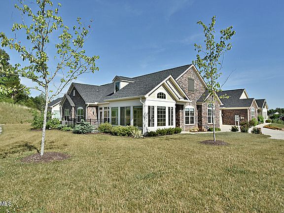 2nd image of 942 Pryse Farm Blvd