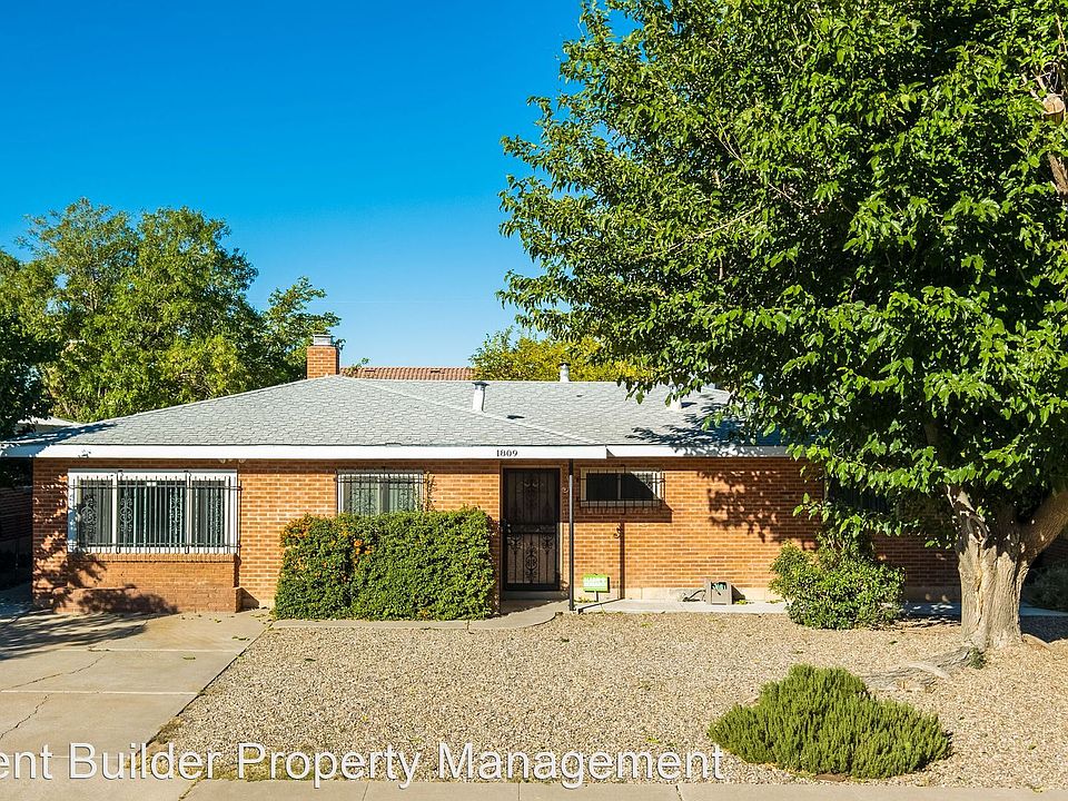 1st image of 1809 Cornell Dr SE
