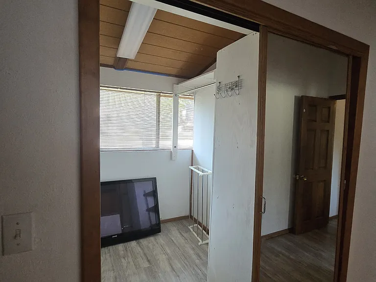208 Chaves Rd — Photo 9