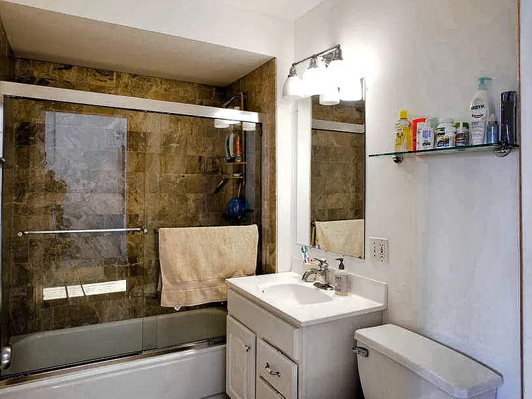 1249 N Damen Ave #2 — Photo 6