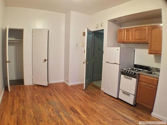 3rd image of 936 W End Ave APT E16