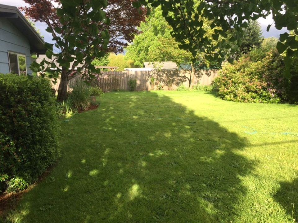 2nd image of 404 36th Ave NE