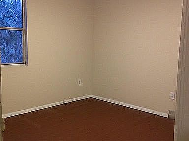 4th image of 903 Bruen St