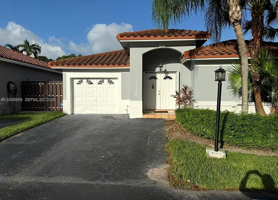 Patio Homes Of Doral Pine — Photo 1