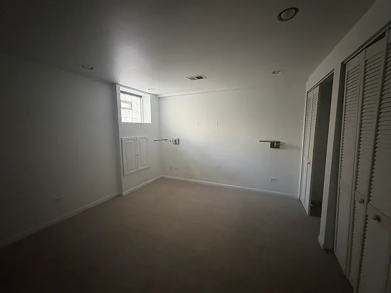 610 W Briar Pl #1 — Photo 15