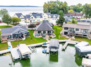 20524 Breakwater Dr, Spirit Lake, IA 51360