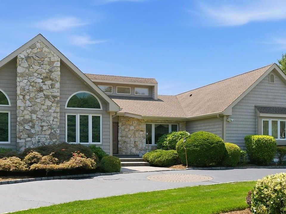1st image of 14 Paddock Drive