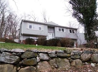 53 Smokey Ridge Rd, Ringwood, NJ 07456