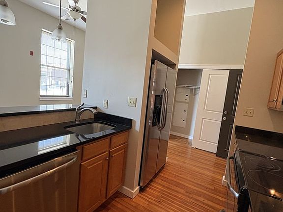 3rd image of 125 W Saratoga St APT 305