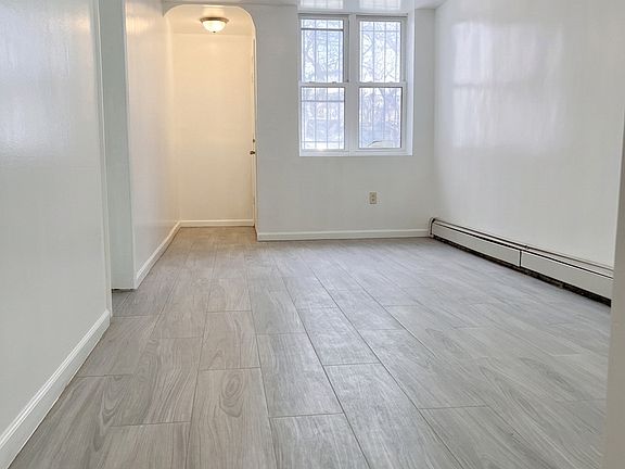4th image of 9308 177th St