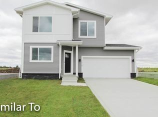 2921 Kestrel St, Norwalk, IA 50211