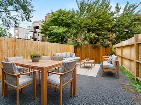 161 W 9th St