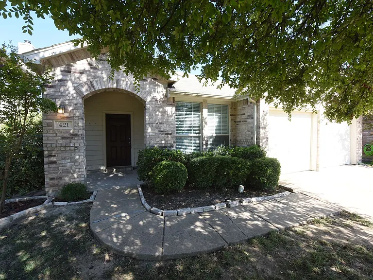 421 Stanley Falls Dr — Photo 2