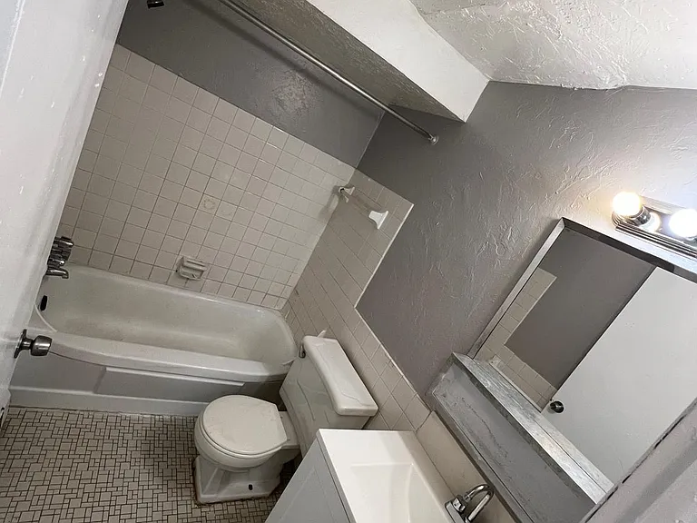15108 Euclid Ave #102 — Photo 3