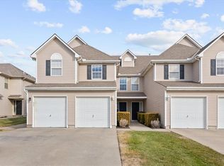 2030 Hickoryleaf Ln, Raymore, MO 64083