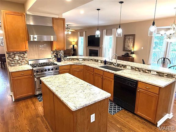 3rd image of 13 Eagle Cove Ln