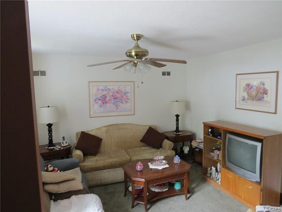 5th image of 31 Corwin Ave