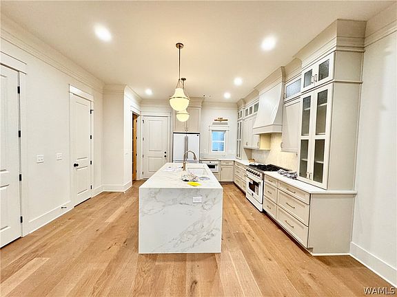3rd image of 2486 14th St