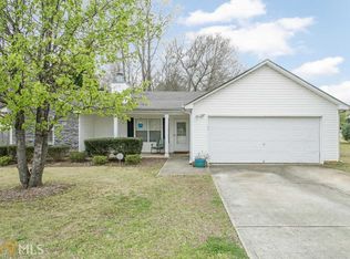 165 Waters Edge Dr, Locust Grove, GA 30248